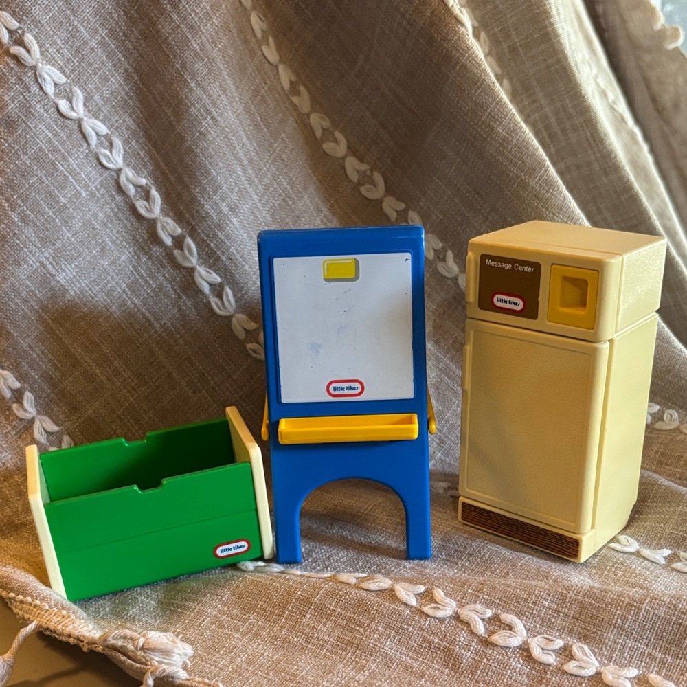 Vintage Little Tikes Dollhouse accessories